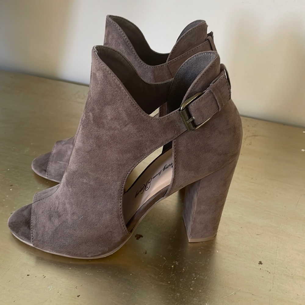 Suede brown boot. Penny loves Kenny. Fall Brown heel-boot